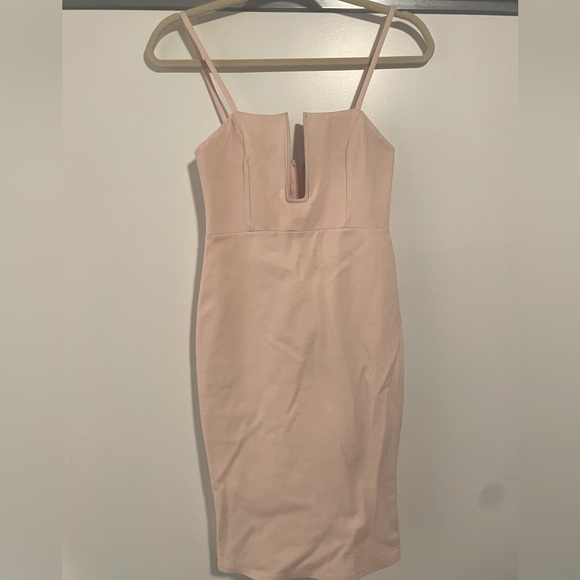 🌸 Blush, Fitted, Mini-Dress 🌸 Solemia Los Angeles - Picture 1 of 2